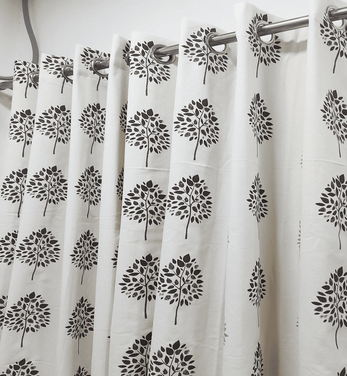 100% COTTON WHITE WITH BROWN PRINT DOOR CURTAINS - 4 * 7 FEET